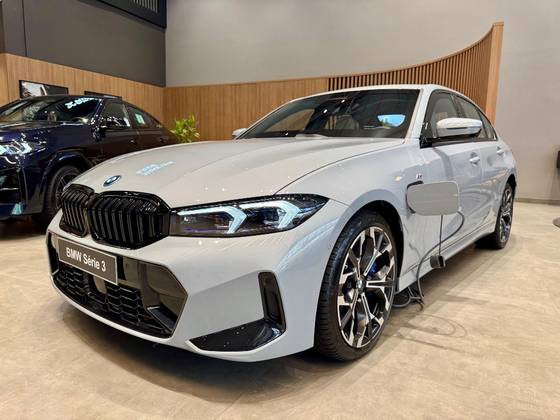 BMW 330e 2.0 16V TURBO HÍBRIDO M SPORT AUTOMÁTICO BMW 330e 2.0 16V TURBO HÍBRIDO M SPORT AUTOMÁTICO